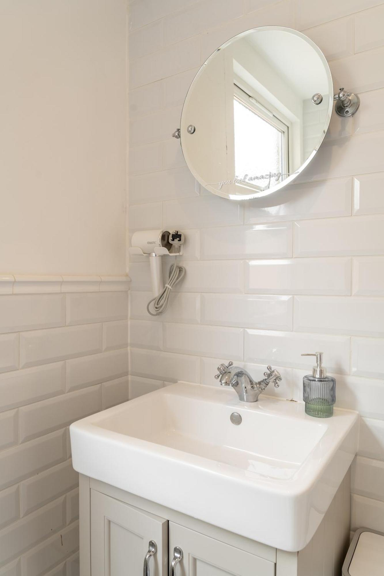 Beautiful 2 Bedroom With Private Garden In Wimbledon - Minutes From Central ลอนดอน ภายนอก รูปภาพ