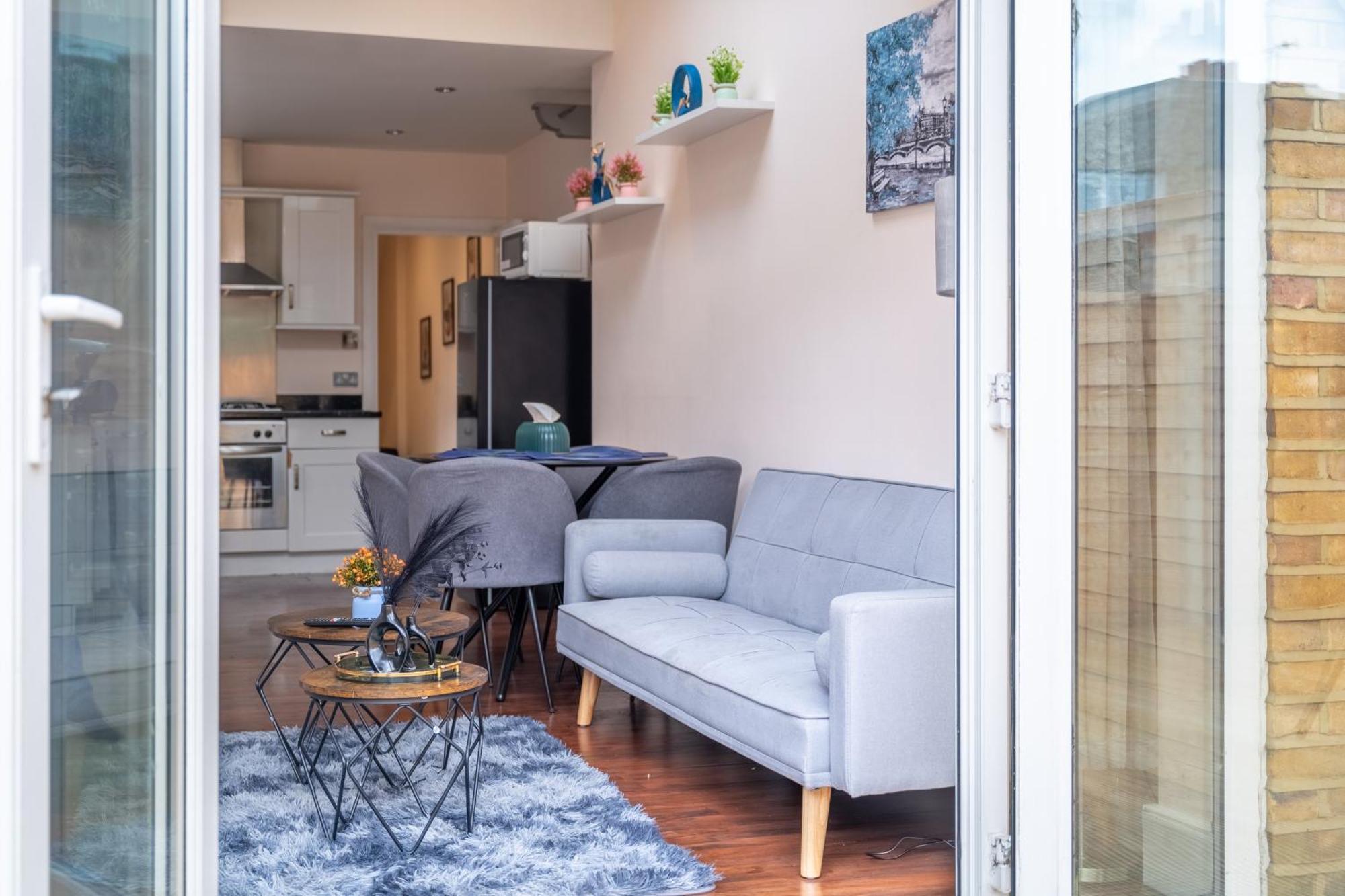Beautiful 2 Bedroom With Private Garden In Wimbledon - Minutes From Central ลอนดอน ภายนอก รูปภาพ