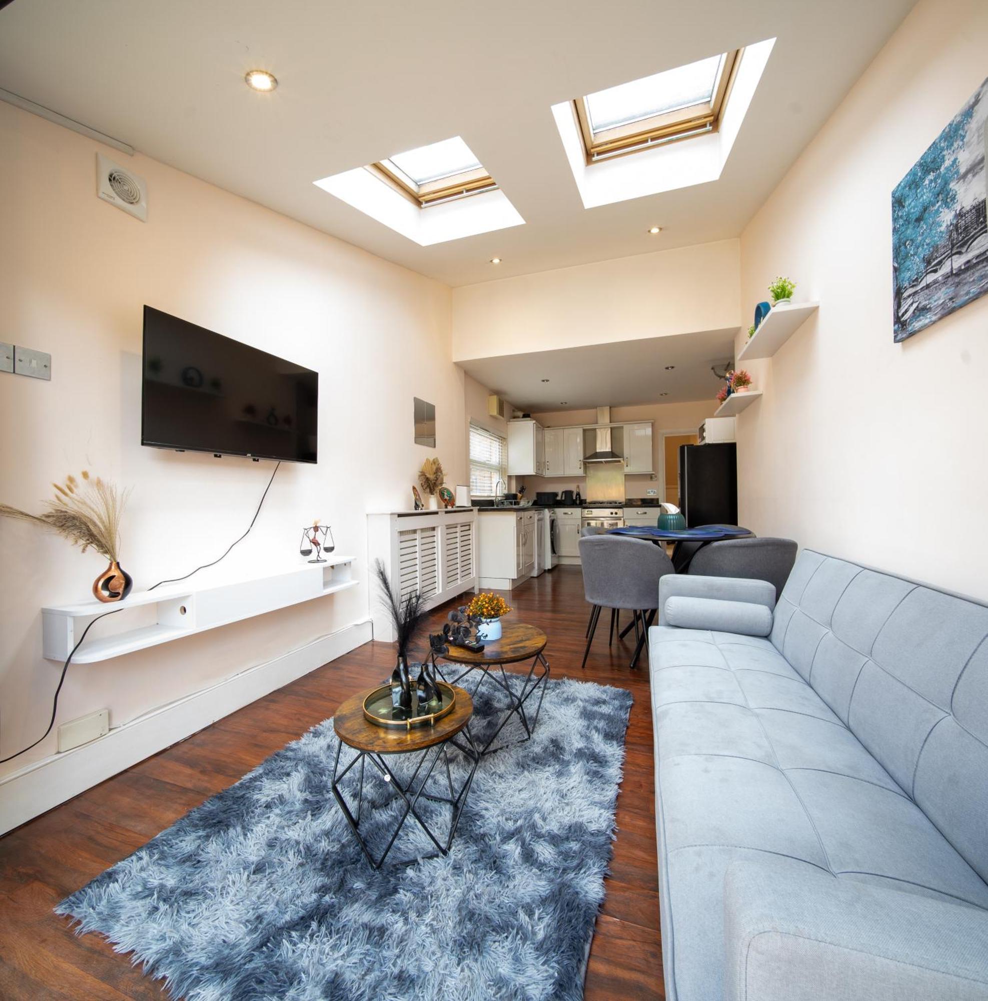 Beautiful 2 Bedroom With Private Garden In Wimbledon - Minutes From Central ลอนดอน ภายนอก รูปภาพ