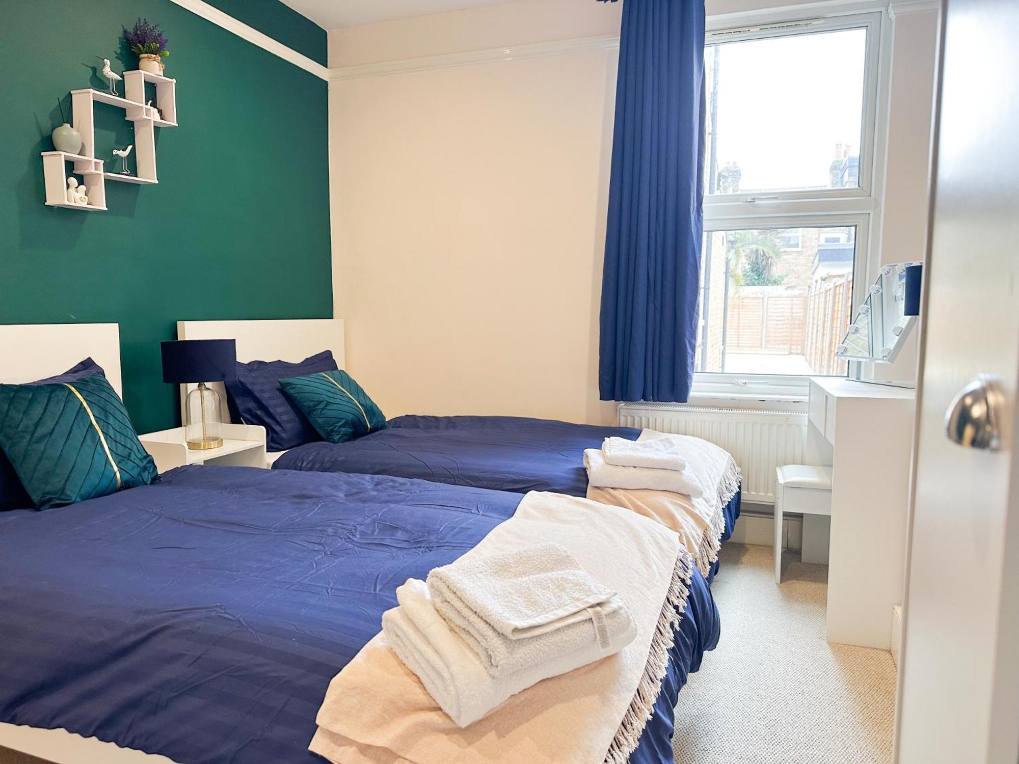 Beautiful 2 Bedroom With Private Garden In Wimbledon - Minutes From Central ลอนดอน ภายนอก รูปภาพ